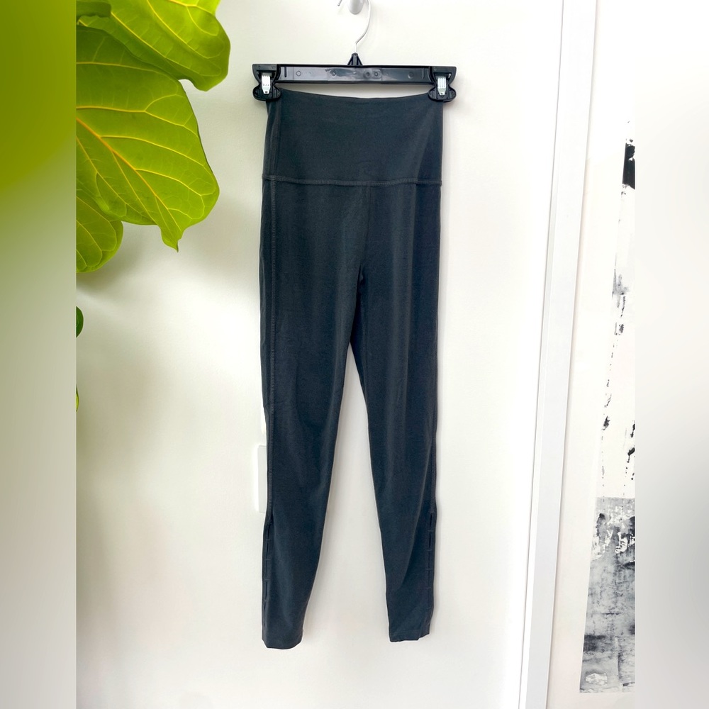 Beyond Yoga Midi Length Gray Legging With Subtle Calf Cutouts